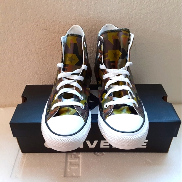 Converse main image 4